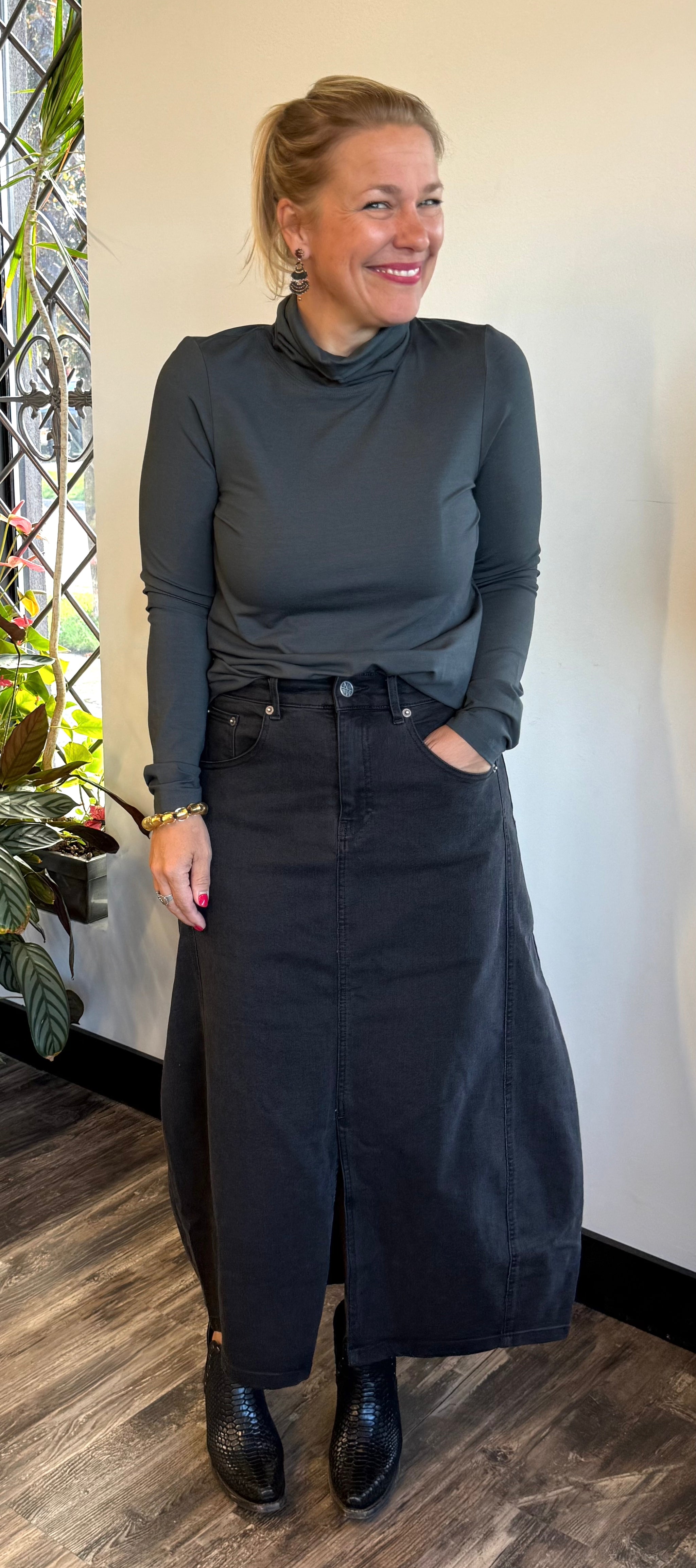 Noen Black Denim Skirt – Lousje & Bean