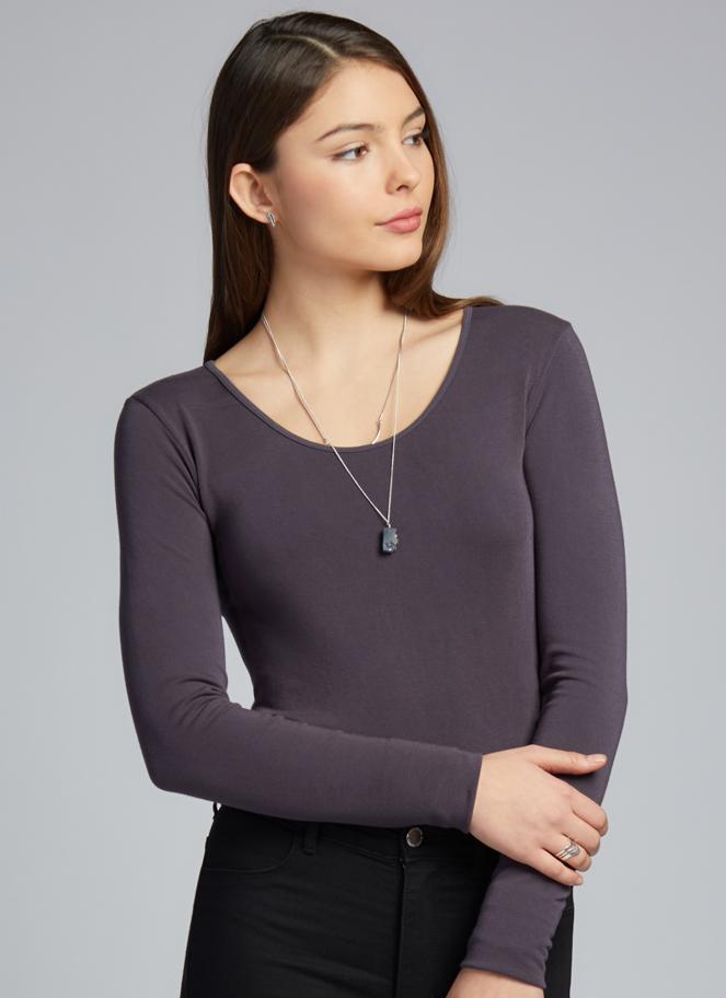 c'est moi bamboo seamless women's clothing line. cest moi seamless clothing. best basics. best long sleeve scoop top in charcoal