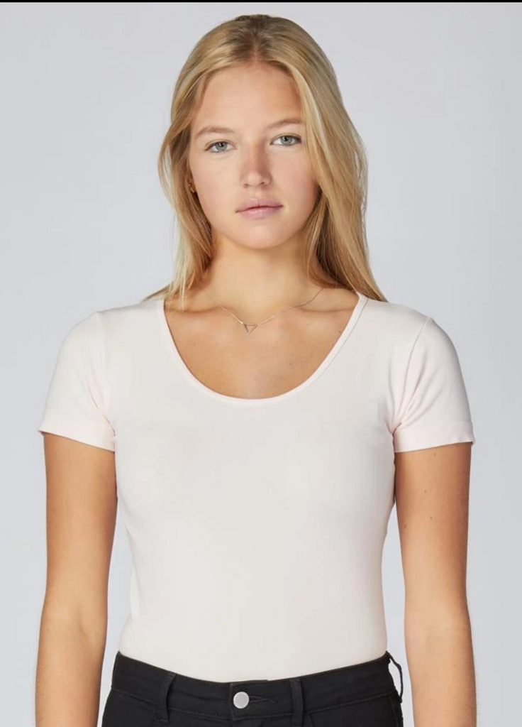 c'est moi bamboo seamless women's clothing line. cest moi seamless clothing. best basics. best CAP sleeve scoop top