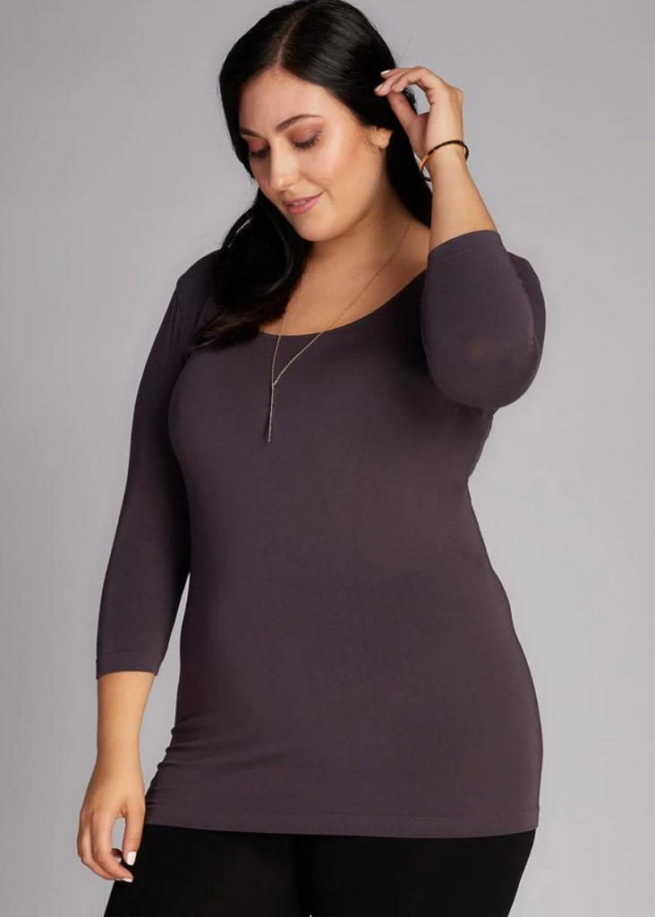 c'est moi bamboo seamless women's clothing line. cest moi seamless clothing. best basics. best 3/4 scoop top for Plus size women