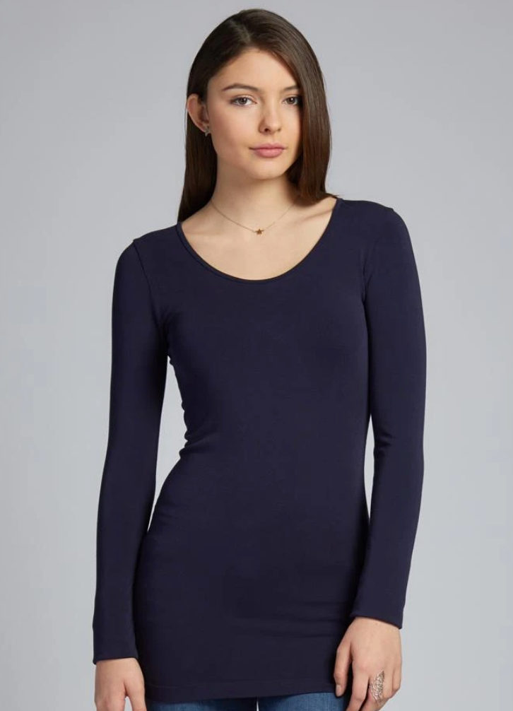 c'est moi bamboo seamless women's clothing line. cest moi seamless clothing. best basics. best long sleeve scoop top in navy