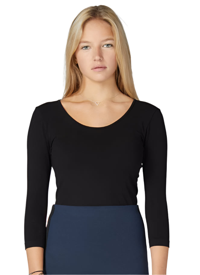 c'est moi bamboo seamless women's clothing line. cest moi seamless clothing. best basics. best 3/4 scoop top for women. Black scoop top